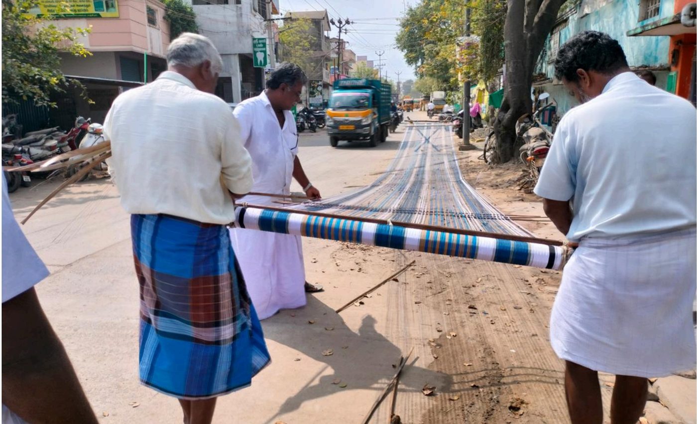 Lungi weaving